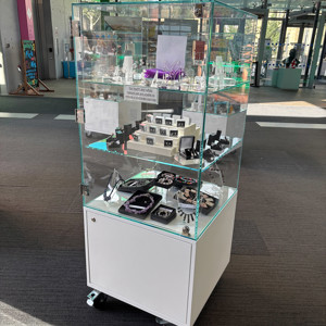 Mobile cabinets are lockable for valuable items