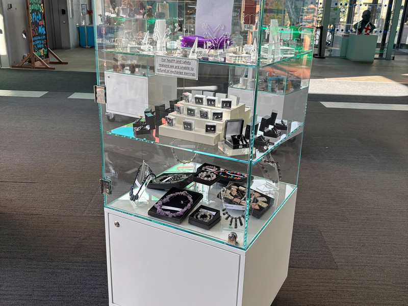 Mobile cabinets are lockable for valuable items